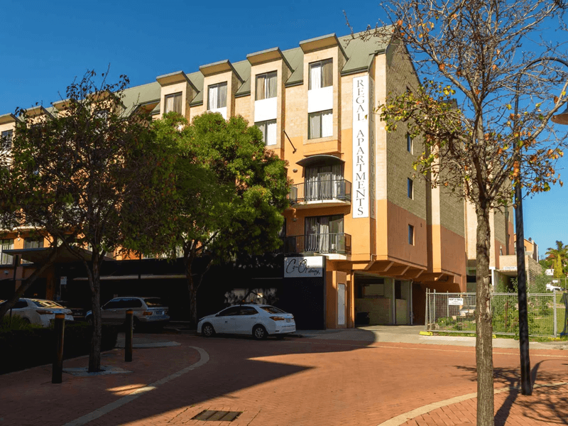 イーストパースの Regal Apartments 外観