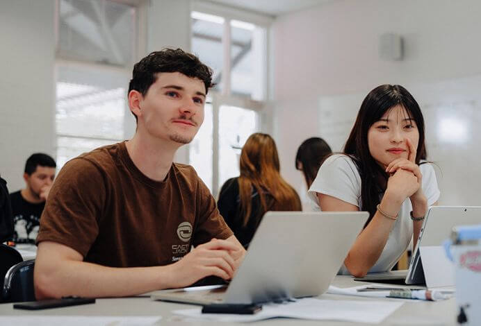 西オーストラリア大学付属語学学校で学ぶ学生たちの様子