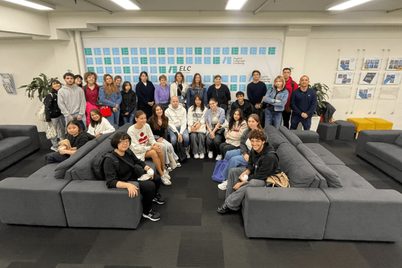 English Language companyの学生たち